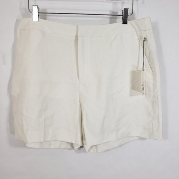 A New Day White Pullon Zip Button Shorts Sz 14 - Picture 2 of 9